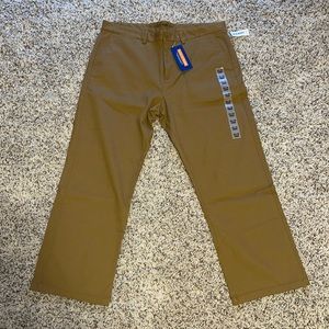 Old Navy Ultimate Loose Built-In Flex Khakis.  Men’s 38W30L.
